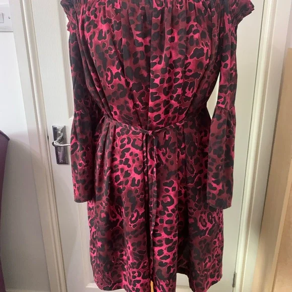 Hush Size 8 Dress Off the Shoulder Animal Print Short Pockets Bardot Womens - Picture 6 of 9